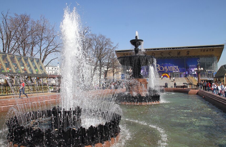 Городские фонтаны заработали в Москве. Фото 19 фото