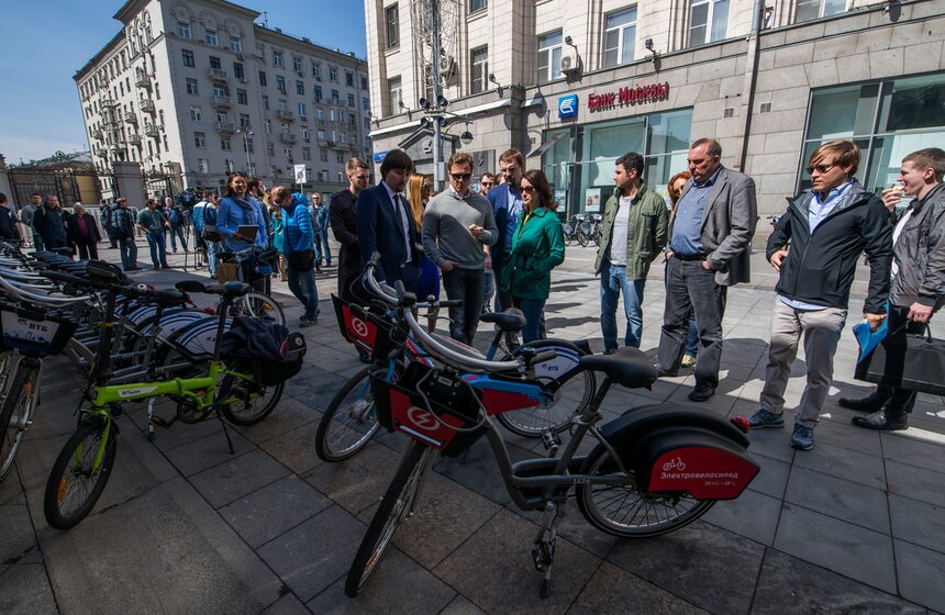 Сезон городского велопроката официально открыли в Москве 16 фото