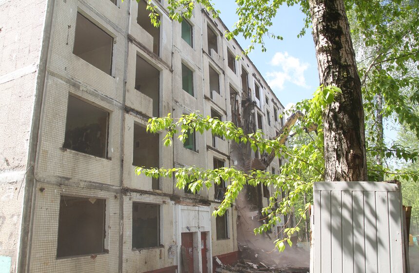 Снос пятиэтажки первого периода индустриального домостроения 23 фото