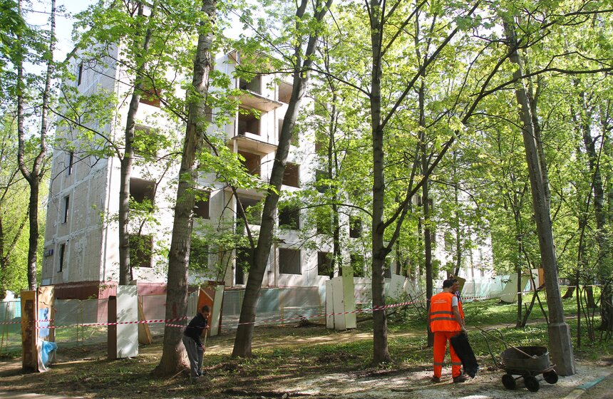 Снос пятиэтажки первого периода индустриального домостроения 10 фото