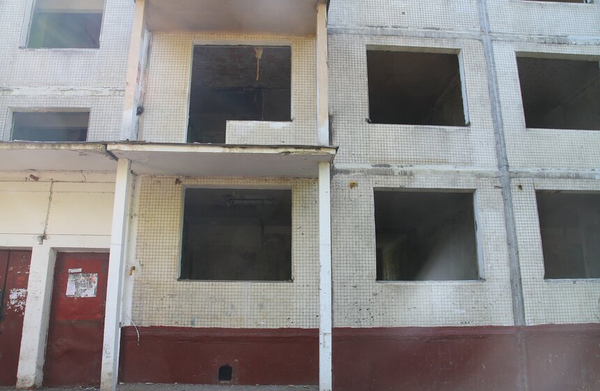 Снос пятиэтажки первого периода индустриального домостроения 3 фото