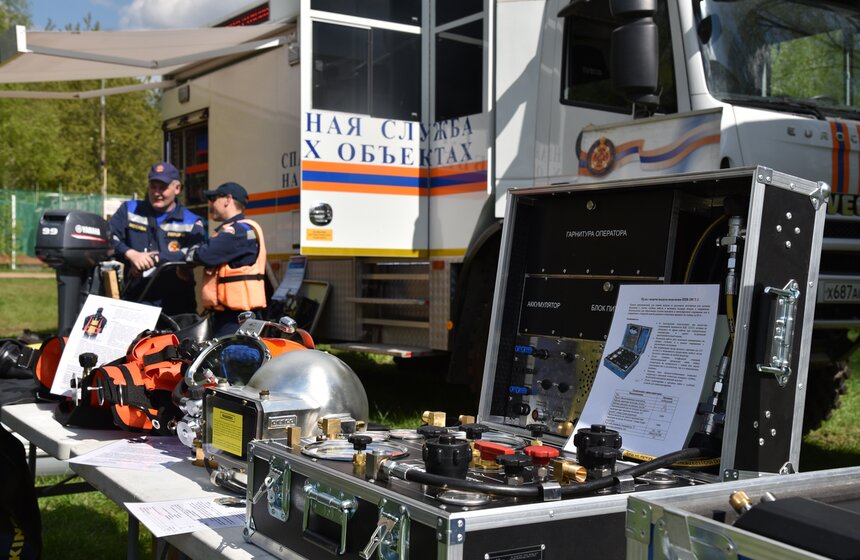 Учения МЧС по обеспечению безопасности на воде. Фото 2 фото