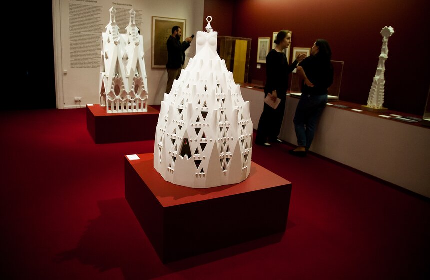 Выставка "Антонио Гауди. Барселона". Фото 1 фото