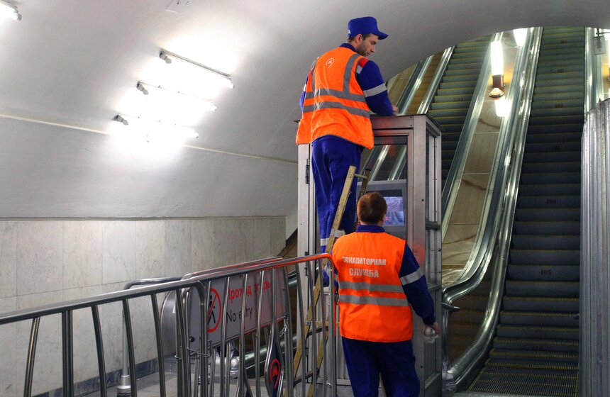 Центральный участок оранжевой ветки метро закрыт на ремонт 18 фото