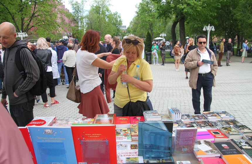 Акция "Ночь музеев" стартовала в саду "Эрмитаж" 23 фото