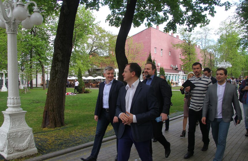 Акция "Ночь музеев" стартовала в саду "Эрмитаж" 10 фото