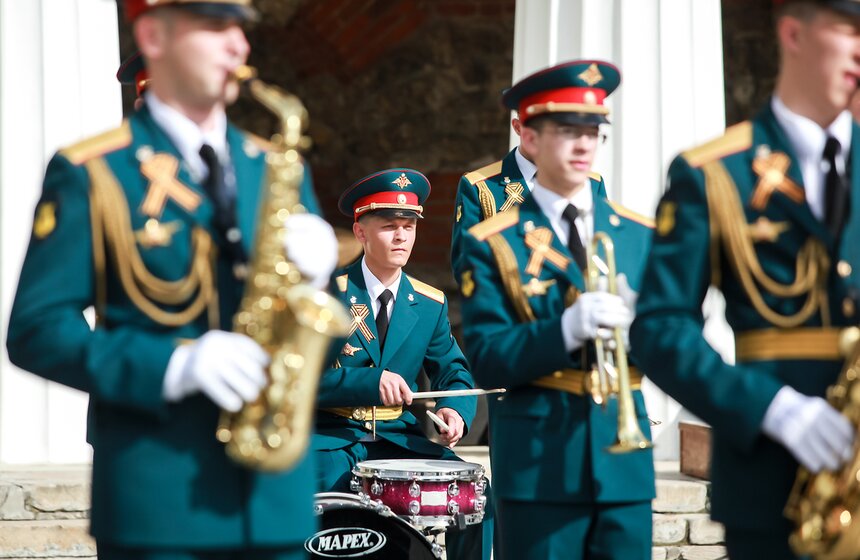 Военные оркестры в парках. Фото 22 фото