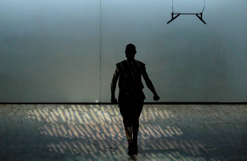 Спектакль "Черт, Солдат и Скрипка" с Познером и Макаревичем 27 фото