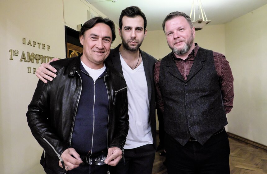 Спектакль "Черт, Солдат и Скрипка" с Познером и Макаревичем 6 фото