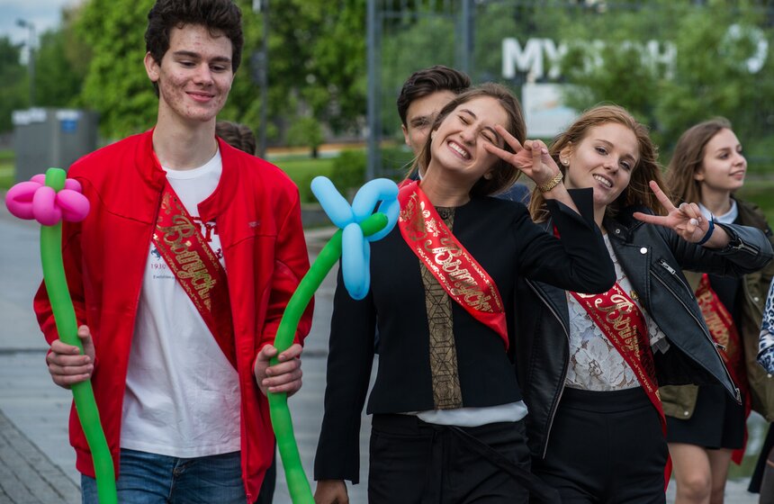 Последний звонок в столице 2 фото