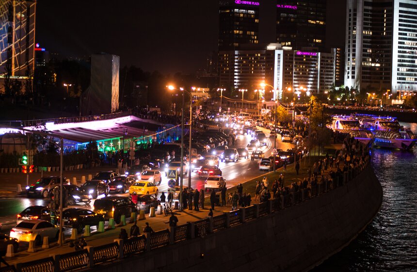 Проекционное шоу в честь юбилея гостиницы "Украина" 7 фото