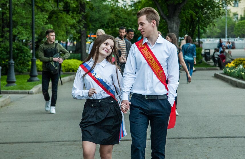 Последний звонок в столице 9 фото