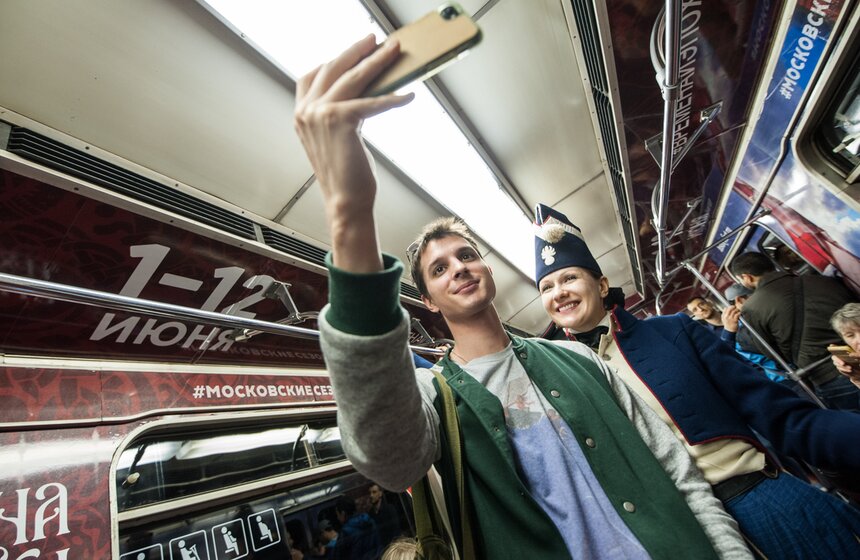 Новый поезд метро "Времена и эпохи" 29 фото