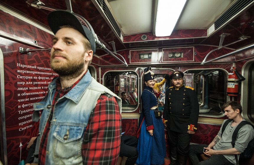 Новый поезд метро "Времена и эпохи" 28 фото