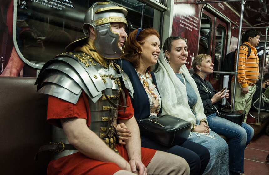 Новый поезд метро "Времена и эпохи" 20 фото