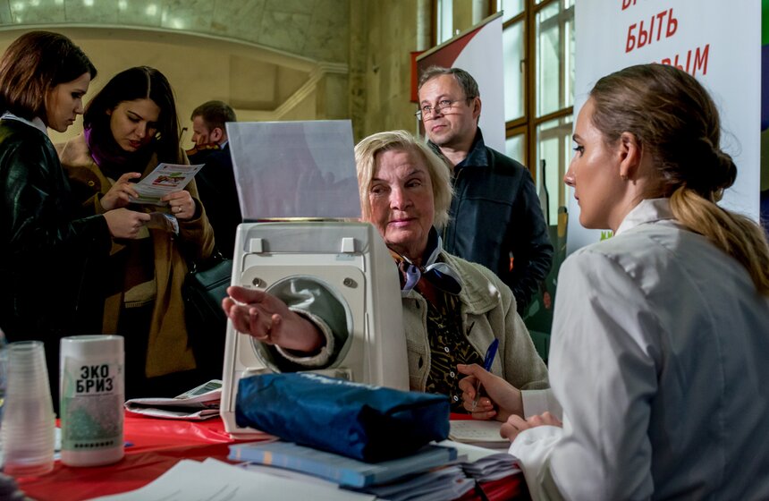 Акция "Узнай свое давление" в метро 1 фото