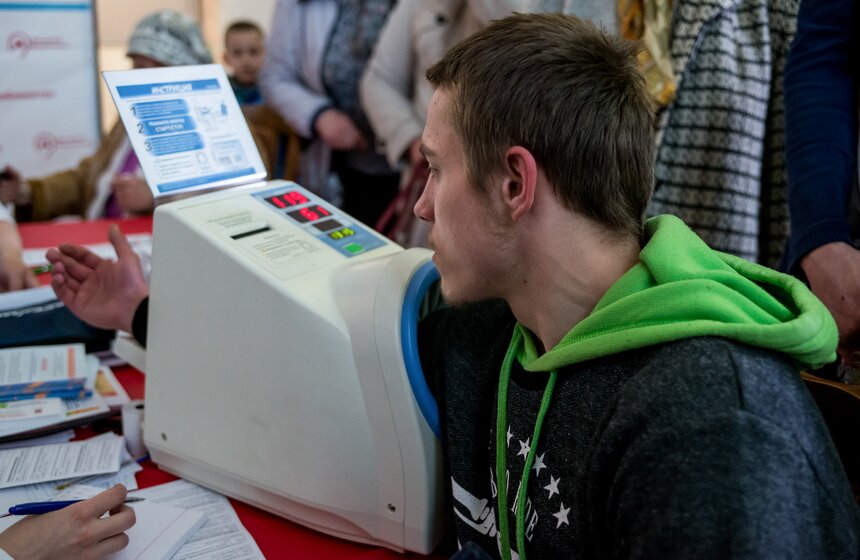 Акция "Узнай свое давление" в метро 15 фото