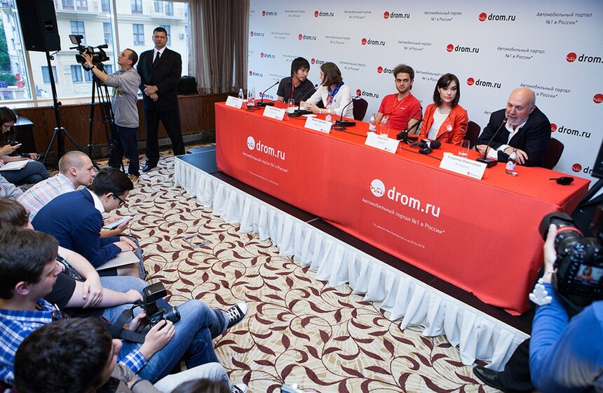 В InterContinental прошла пресс-конференция с Сашей Грей 5 фото