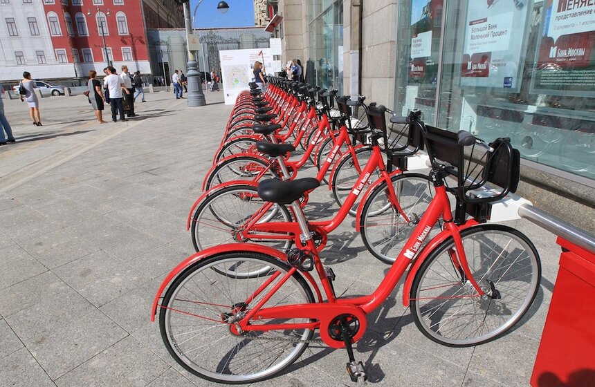 Сергей Собянин осмотрел станцию велопроката в центре Москвы 1 фото