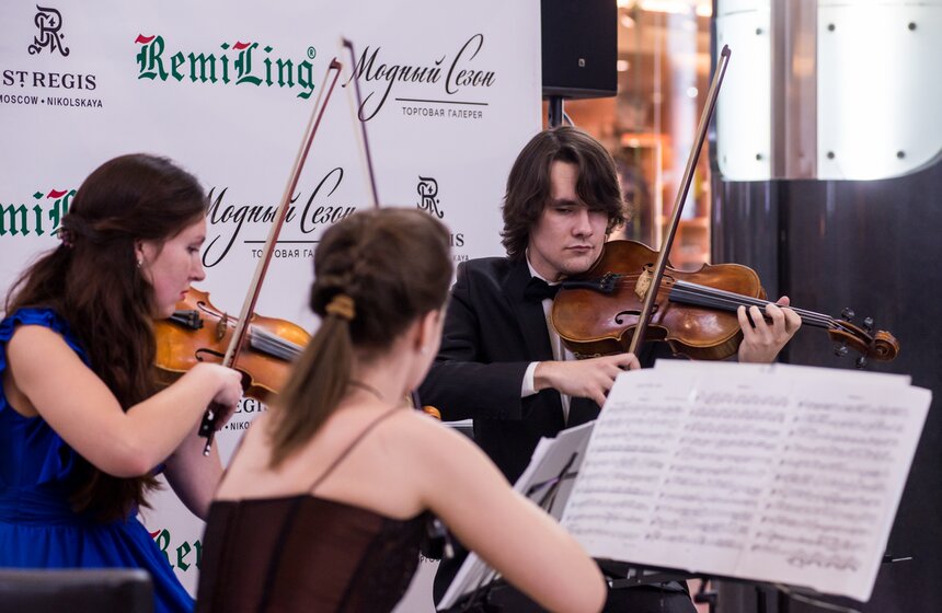 Выставка "Fifty five" посвящена юбилею артиста Андриса Лиепы 11 фото