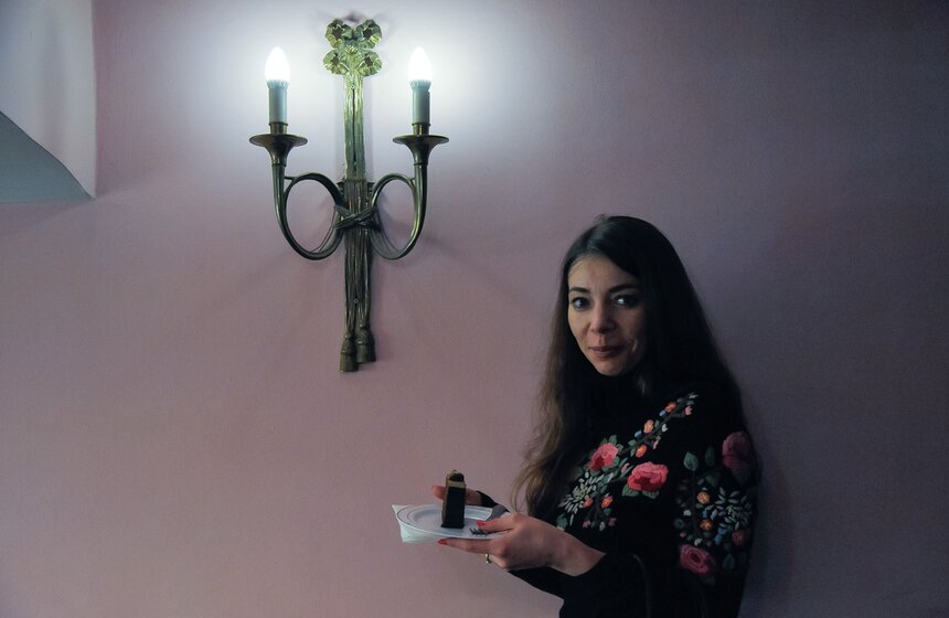 Посетителей Исторического музея угостили золотым тортом 24 фото