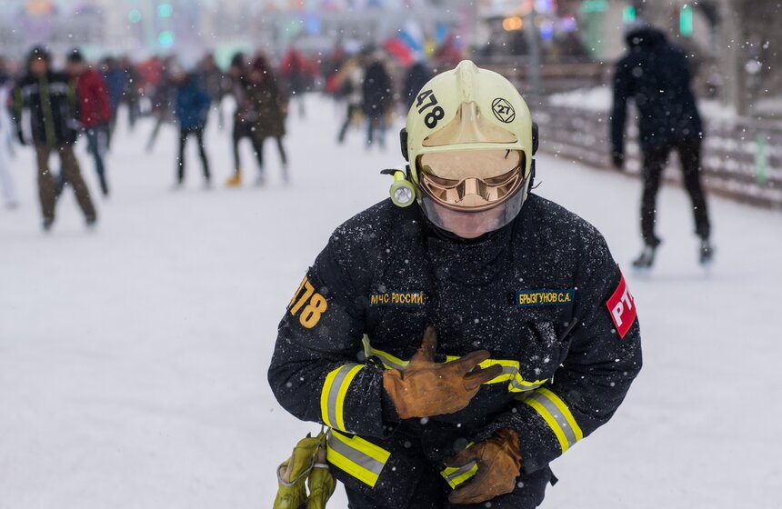 Пожарно-спасательный флешмоб прошел в парке Горького 26 фото