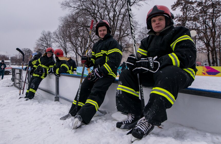 Пожарно-спасательный флешмоб прошел в парке Горького 18 фото
