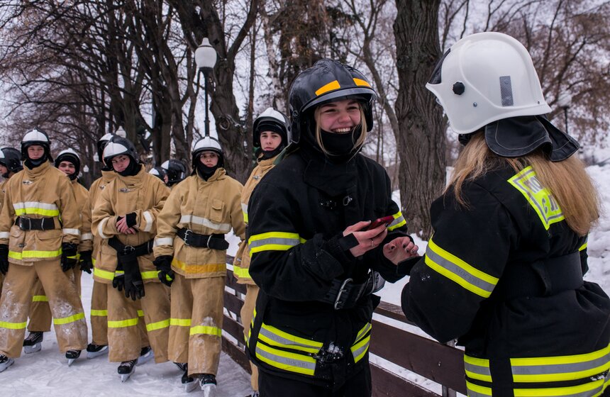 Пожарно-спасательный флешмоб прошел в парке Горького 6 фото