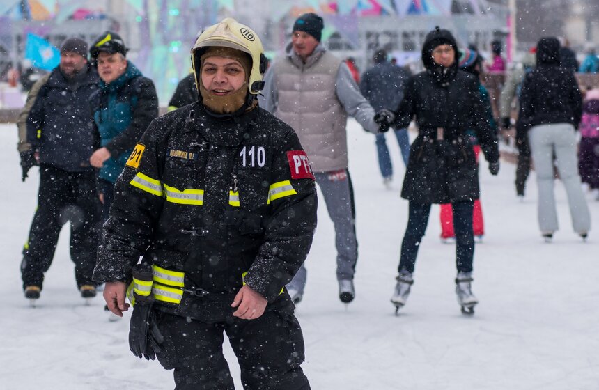 Пожарно-спасательный флешмоб прошел в парке Горького 15 фото