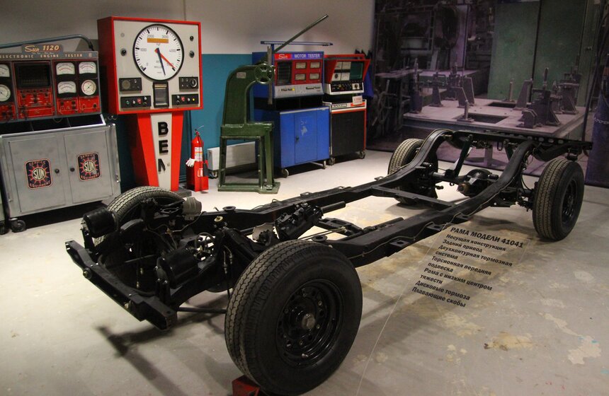 Выставка "Завод ЗИЛ. 100 лет легенде" 15 фото