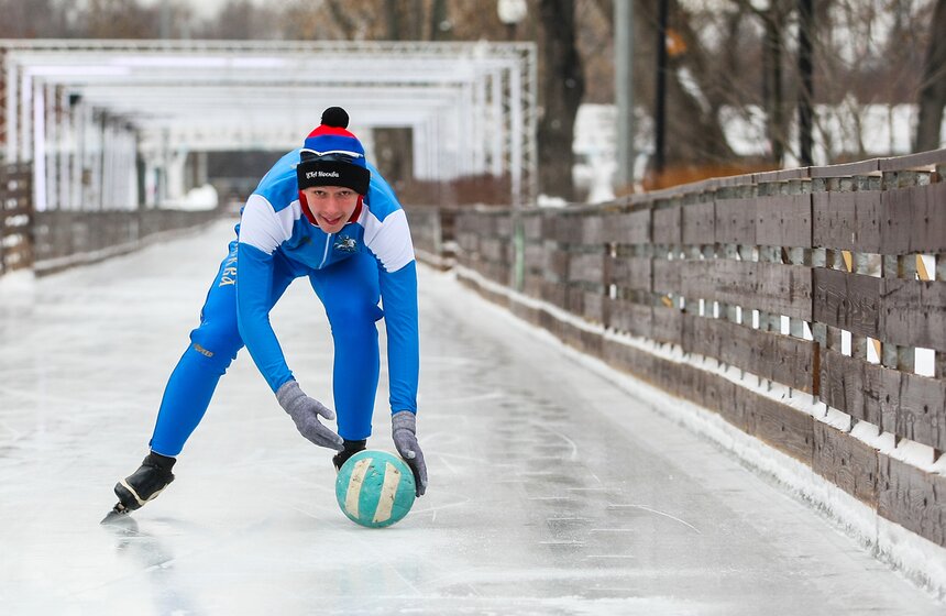 Занятия конькобежным спортом в парке Горького. Фоторепортаж 3 фото