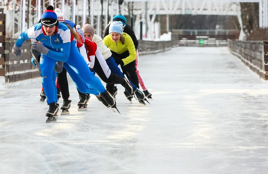 Занятия конькобежным спортом в парке Горького. Фоторепортаж 20 фото
