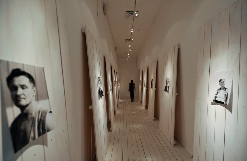 Выставки "Наив…но" и "Сотворение мира". Фоторепортаж 25 фото