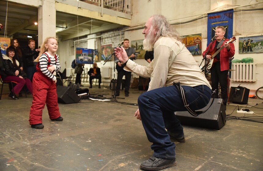 Выставка картин семьи Шагиных в Artplay 25 фото