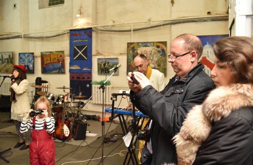 Выставка картин семьи Шагиных в Artplay 12 фото