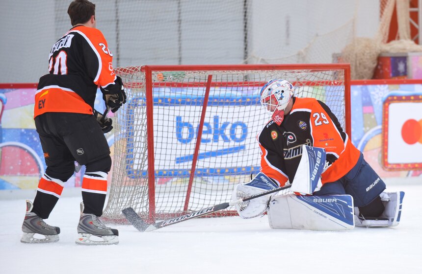 Товарищеский матч спортсменов НХЛ и российских звезд 15 фото