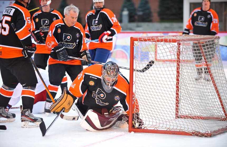 Товарищеский матч спортсменов НХЛ и российских звезд 4 фото