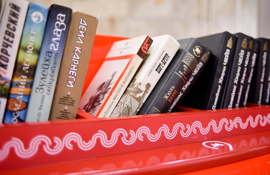 Буккросинг открылся на станции метро "Пушкинская" 2 фото