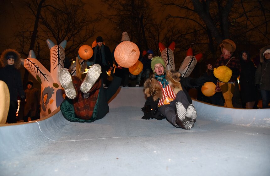 Масленичный танцующий парад 18 фото