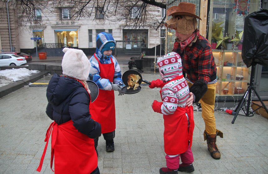 На Тверском бульваре прошел "Блинатлон" 13 фото