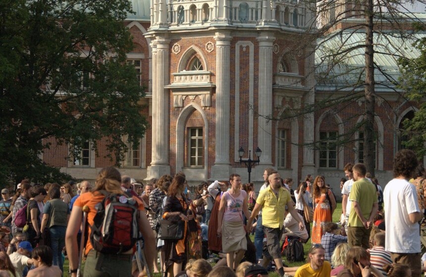 В Царицыно прошел традиционный хиппятник 7 фото