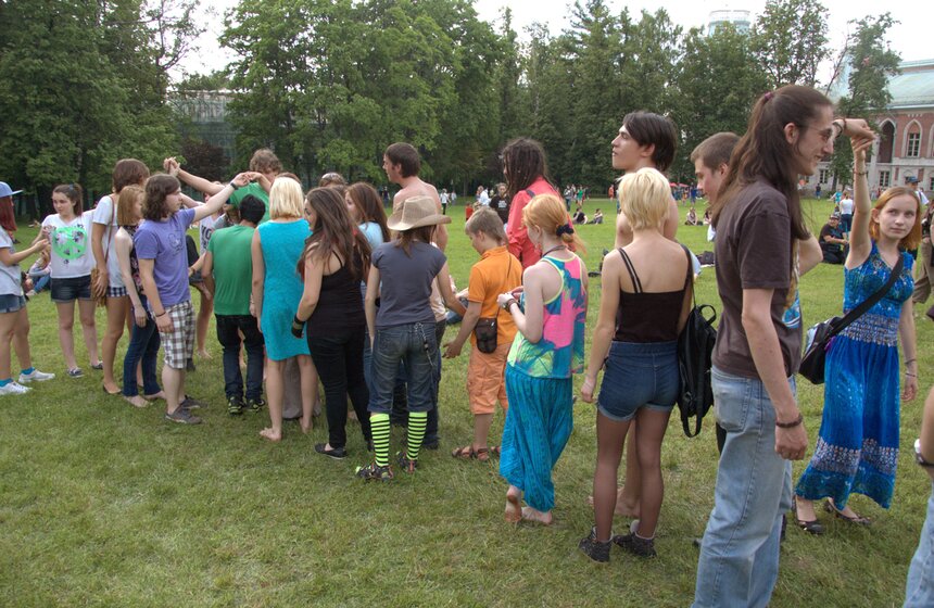 В Царицыно прошел традиционный хиппятник 14 фото