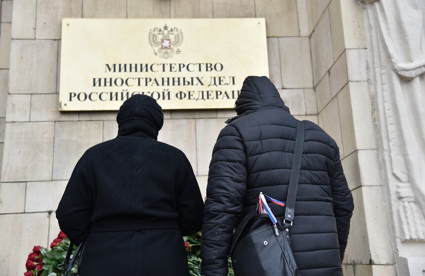 Москвичи почтили память Виталия Чуркина 11 фото