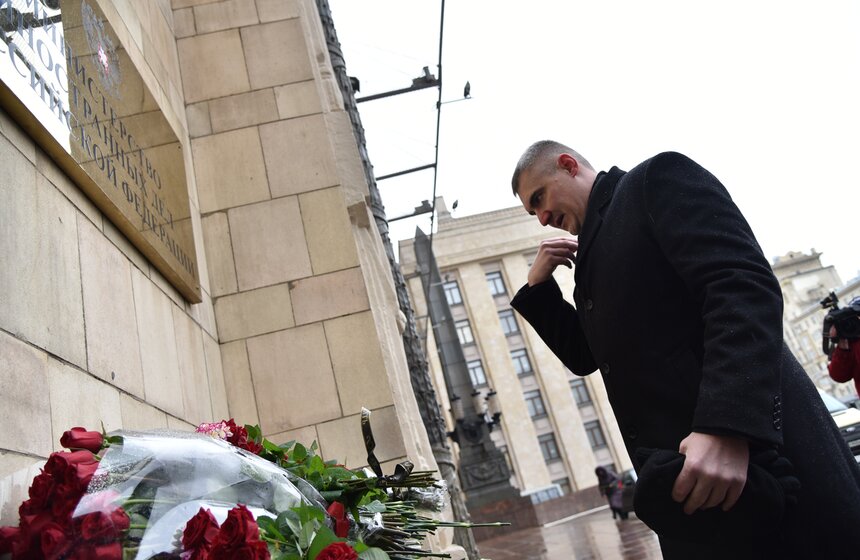 Москвичи почтили память Виталия Чуркина 3 фото