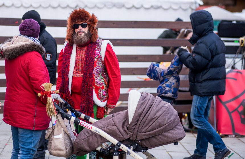 Москвичи проводили Масленицу 2 фото