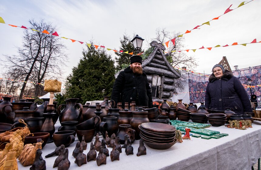 Москвичи проводили Масленицу 5 фото