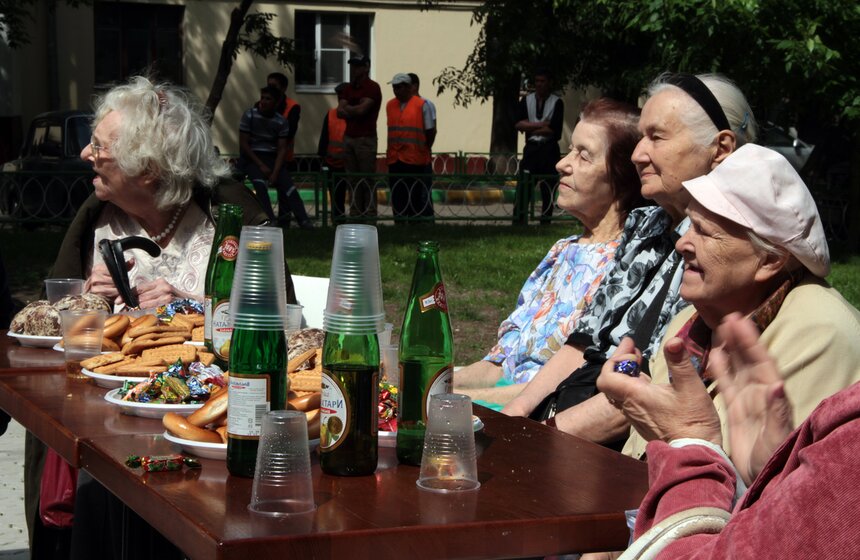 В столице провели акцию "Большой обед" 2 фото