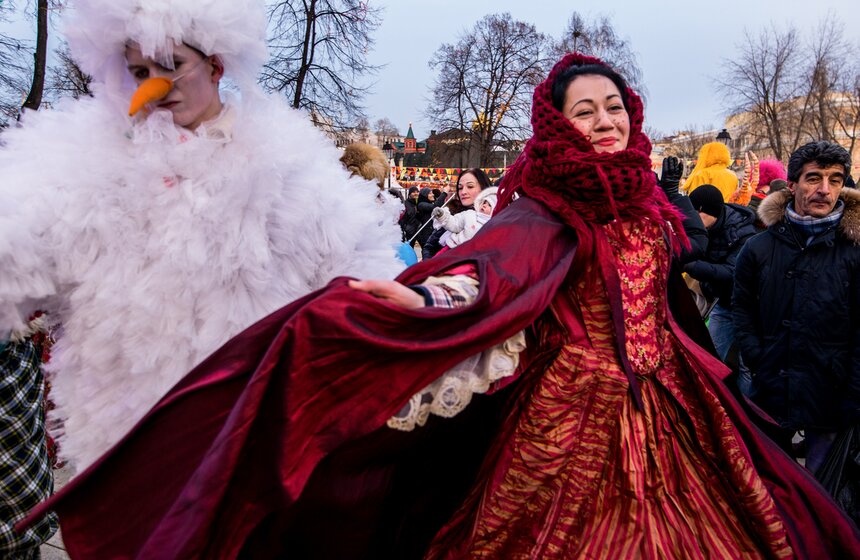 Москвичи проводили Масленицу 22 фото