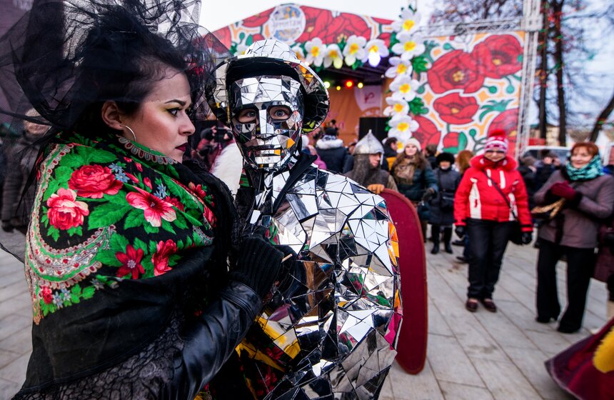 Москвичи проводили Масленицу 23 фото