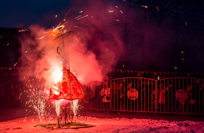 Москвичи проводили Масленицу 31 фото